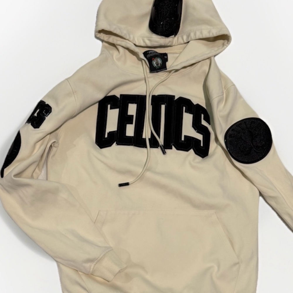 Authentic fan gear Celtics neutral hoodie in size XS
